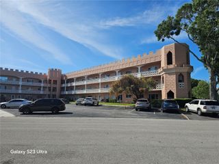 2457 ECUADORIAN WAY 75, Clearwater, FL 33763