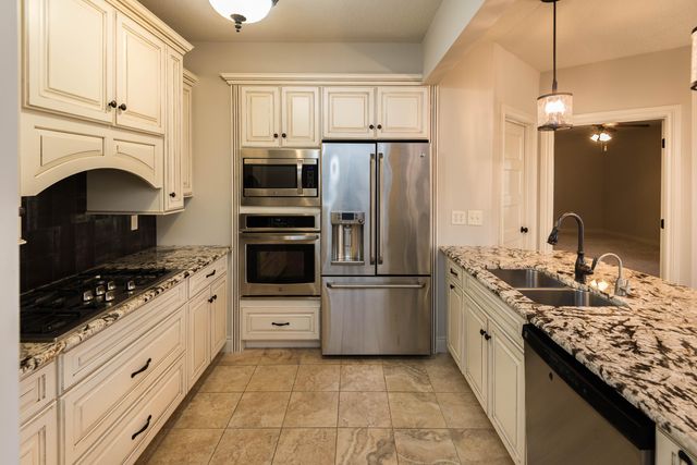 5800 MORNING STAR CT, Columbia, MO 65203