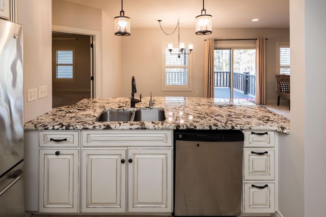 5800 MORNING STAR CT, Columbia, MO 65203