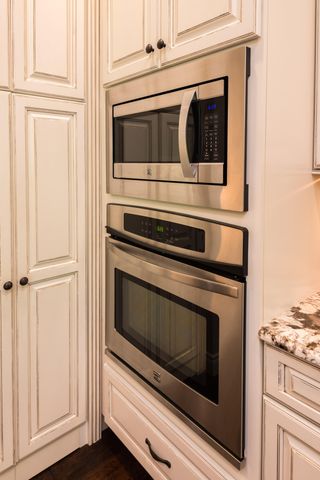 5800 MORNING STAR CT, Columbia, MO 65203