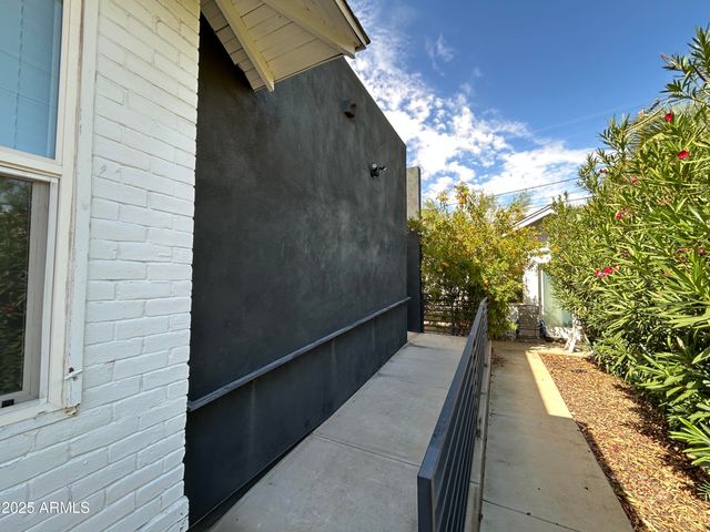 526 W CULVER Street B, Phoenix, AZ 85003