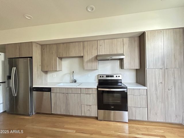526 W CULVER Street B, Phoenix, AZ 85003