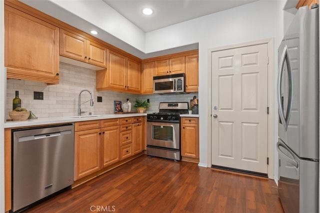 25 Vermillion, Irvine, CA 92603