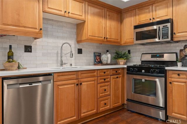 25 Vermillion, Irvine, CA 92603