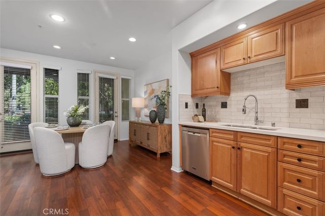 25 Vermillion, Irvine, CA 92603