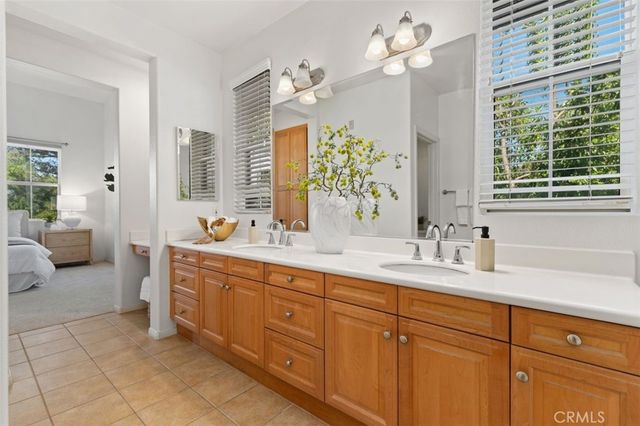 25 Vermillion, Irvine, CA 92603