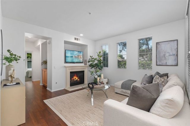 25 Vermillion, Irvine, CA 92603