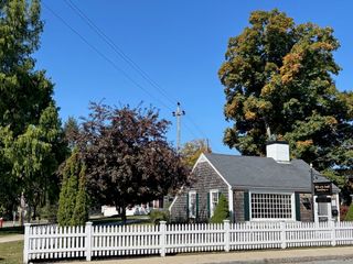 2 Main St, Topsfield, MA 01983