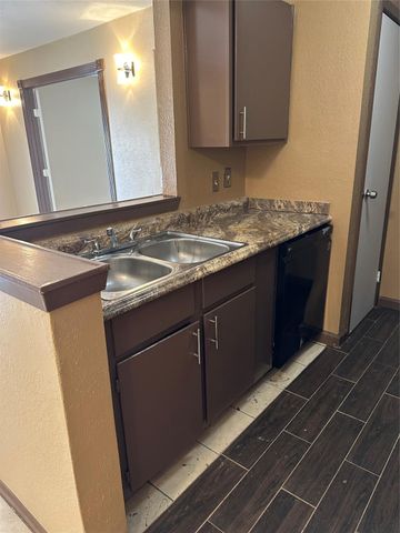 10100 S Gessner Road 414, Houston, TX 77071