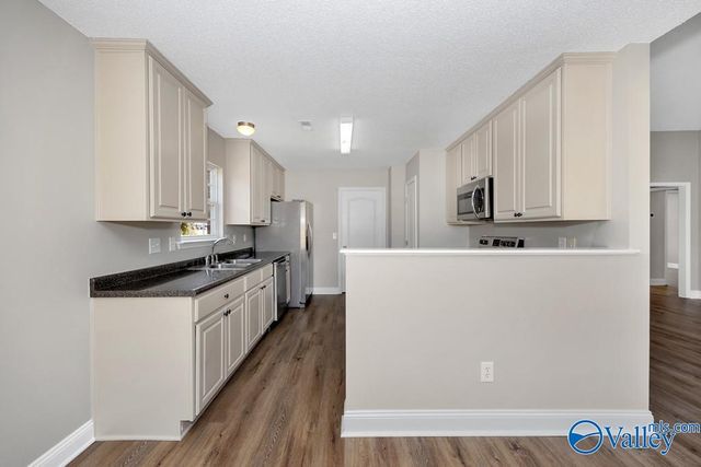 4938 Montauk Trail, Owens Cross Roads, AL 35763