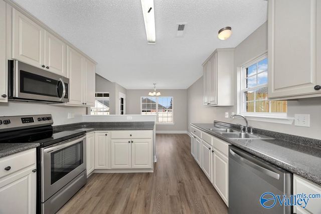 4938 Montauk Trail, Owens Cross Roads, AL 35763