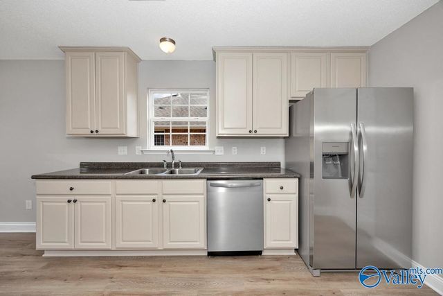 4938 Montauk Trail, Owens Cross Roads, AL 35763