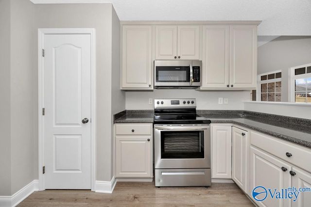 4938 Montauk Trail, Owens Cross Roads, AL 35763