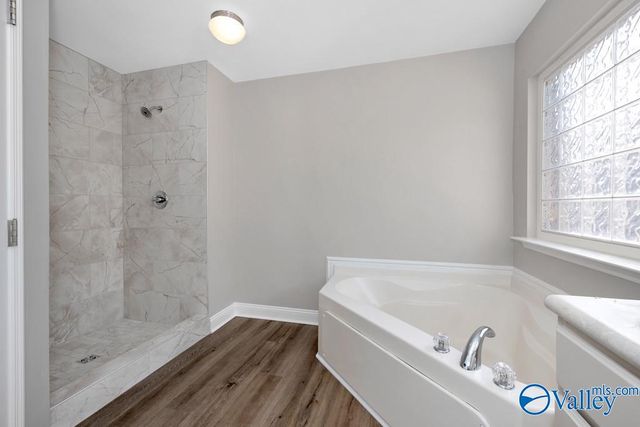 4938 Montauk Trail, Owens Cross Roads, AL 35763