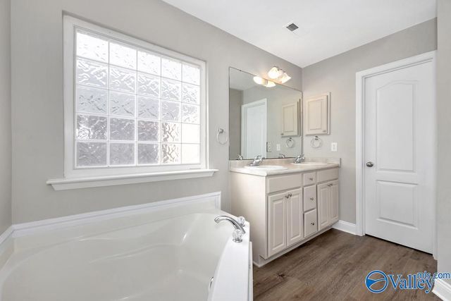 4938 Montauk Trail, Owens Cross Roads, AL 35763