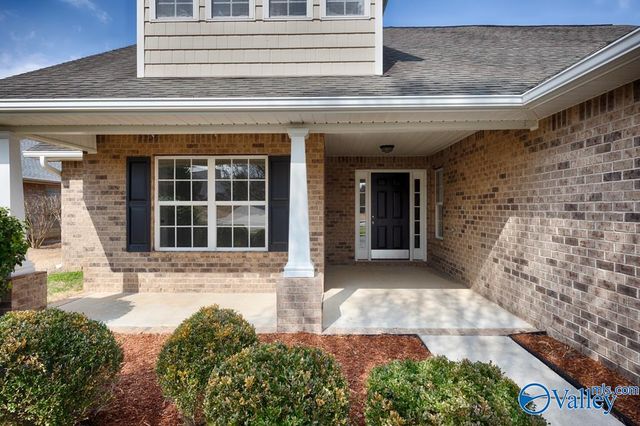 4938 Montauk Trail, Owens Cross Roads, AL 35763