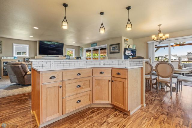 6703 Ashwood Loop, Fargo, ND 58104