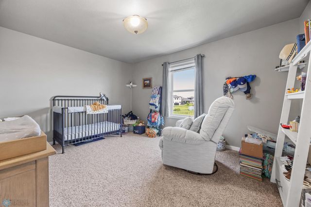 6703 Ashwood Loop, Fargo, ND 58104