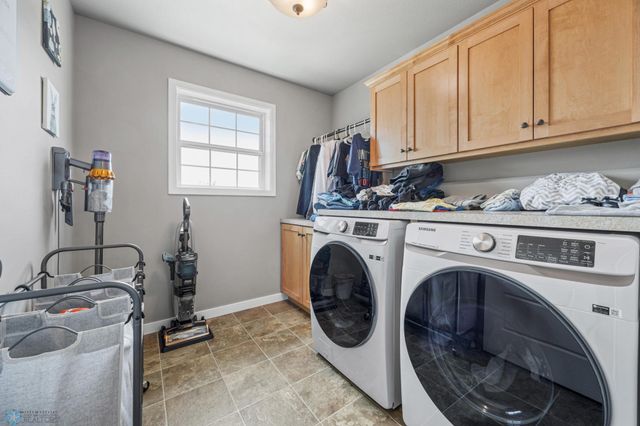 6703 Ashwood Loop, Fargo, ND 58104