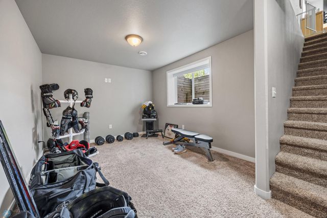 6703 Ashwood Loop, Fargo, ND 58104
