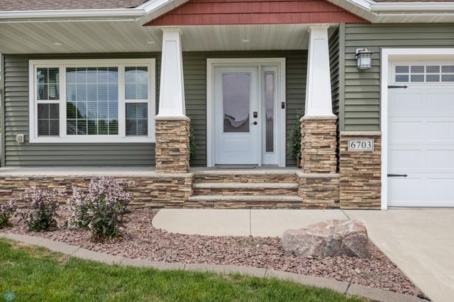 6703 Ashwood Loop, Fargo, ND 58104