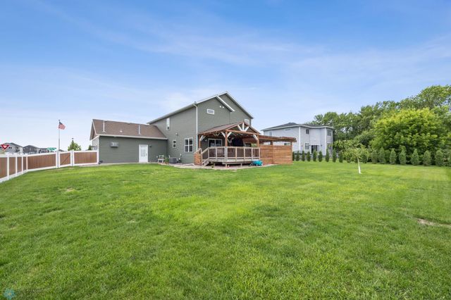 6703 Ashwood Loop, Fargo, ND 58104