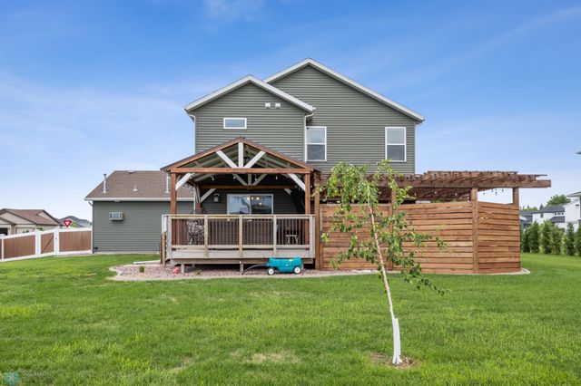 6703 Ashwood Loop, Fargo, ND 58104
