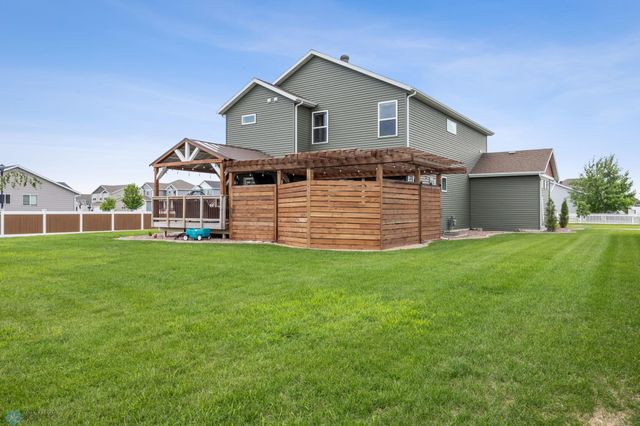 6703 Ashwood Loop, Fargo, ND 58104