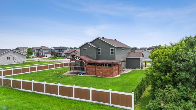 6703 Ashwood Loop, Fargo, ND 58104