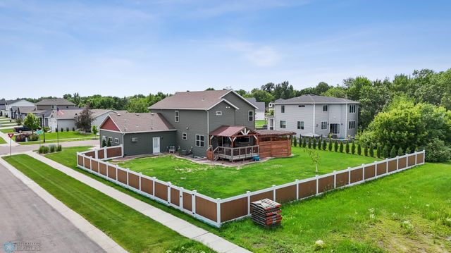 6703 Ashwood Loop, Fargo, ND 58104