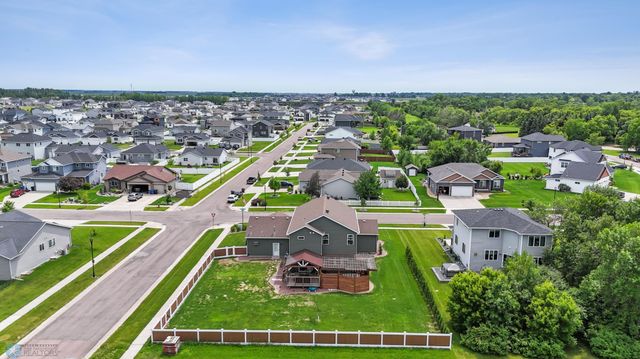 6703 Ashwood Loop, Fargo, ND 58104