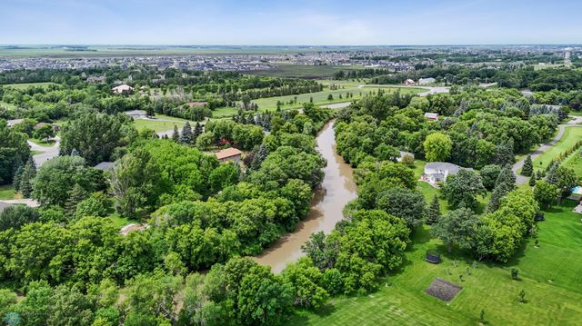 6703 Ashwood Loop, Fargo, ND 58104