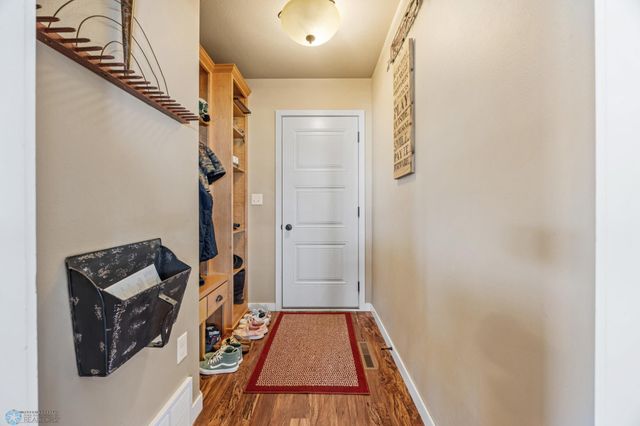 6703 Ashwood Loop, Fargo, ND 58104