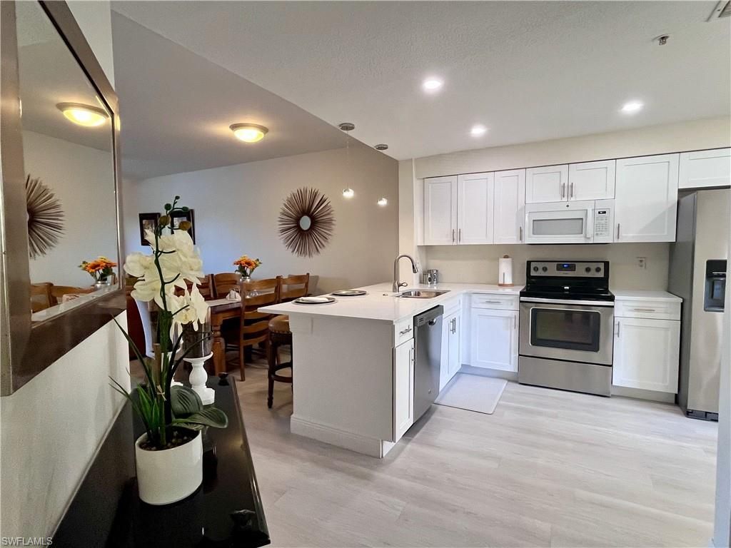 6920 Huntington Lakes CIR 103, Naples, FL 34119