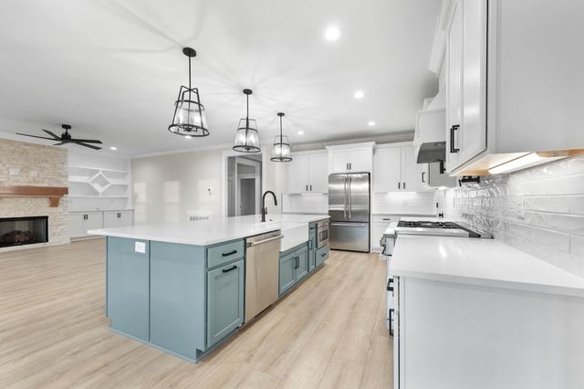 230 Hall Ct, Adams, TN 37010