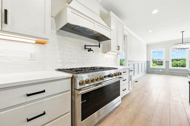 230 Hall Ct, Adams, TN 37010