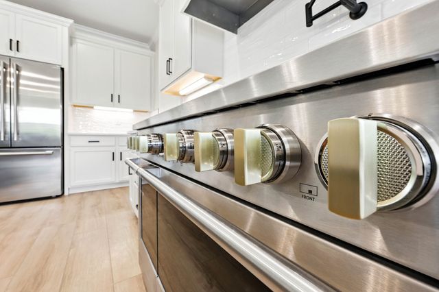 230 Hall Ct, Adams, TN 37010