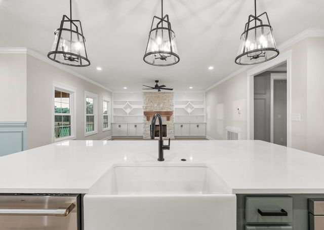 230 Hall Ct, Adams, TN 37010