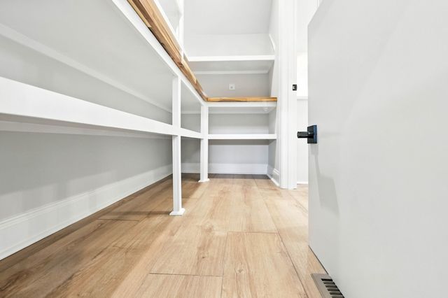 230 Hall Ct, Adams, TN 37010