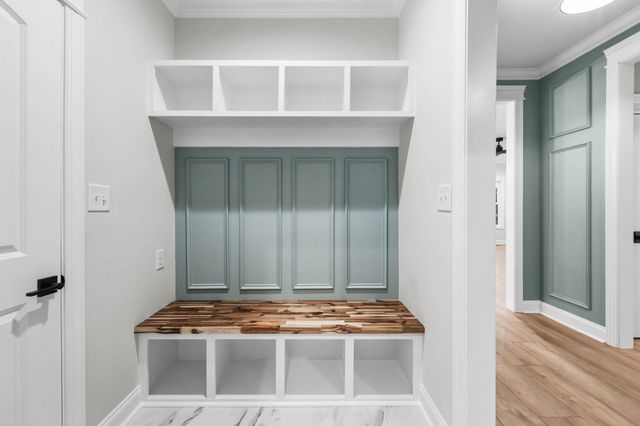 230 Hall Ct, Adams, TN 37010