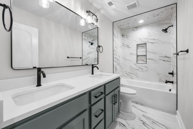 230 Hall Ct, Adams, TN 37010