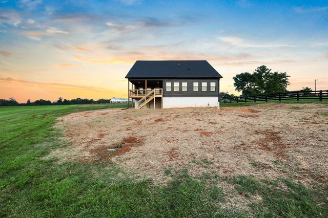 230 Hall Ct, Adams, TN 37010