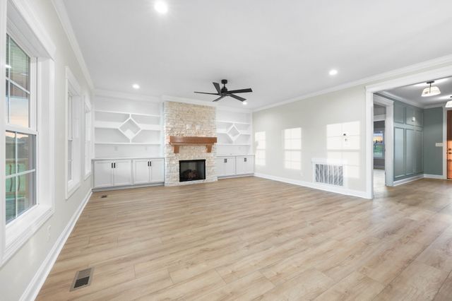 230 Hall Ct, Adams, TN 37010