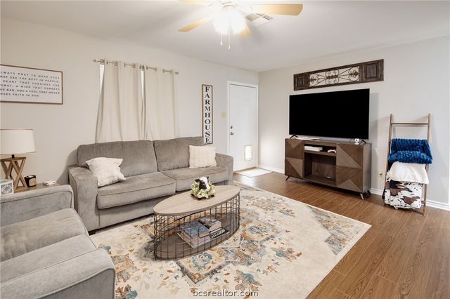 17292-17298 Cedar Rock Ct Court, College Station, TX 77845