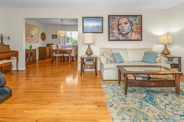 3739 Fife Lane, West Bloomfield, MI 48323