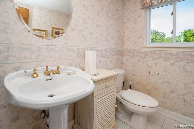3739 Fife Lane, West Bloomfield, MI 48323