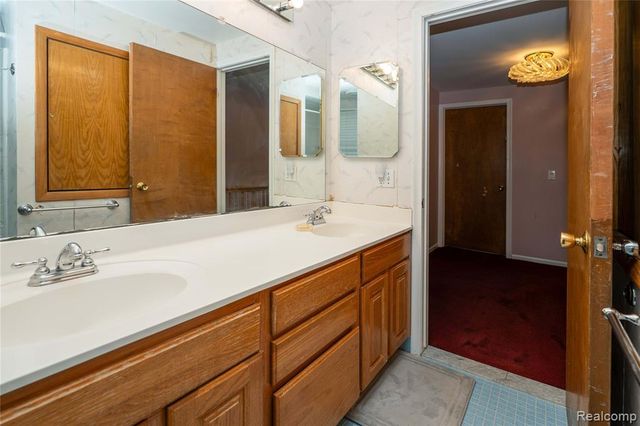 3739 Fife Lane, West Bloomfield, MI 48323