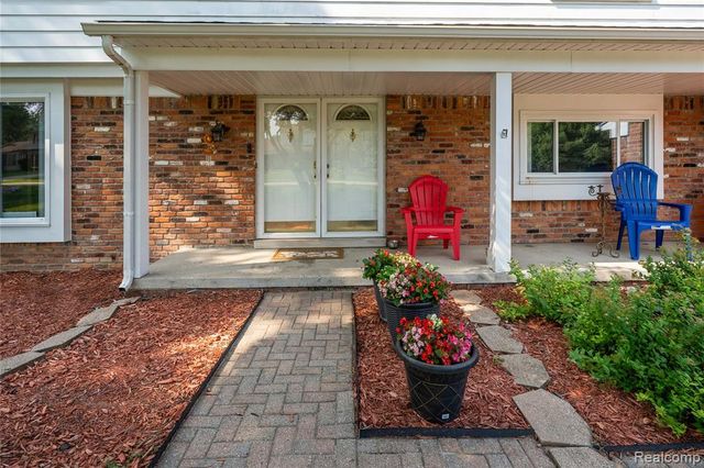 3739 Fife Lane, West Bloomfield, MI 48323