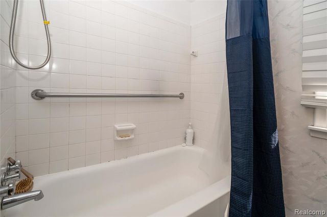 3739 Fife Lane, West Bloomfield, MI 48323