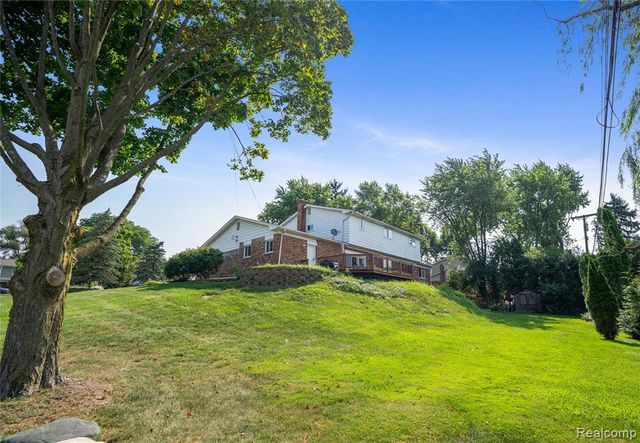 3739 Fife Lane, West Bloomfield, MI 48323